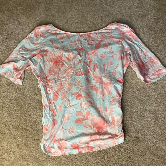 Cropped Cross Floral Tee - Large - Picture 4 of 4